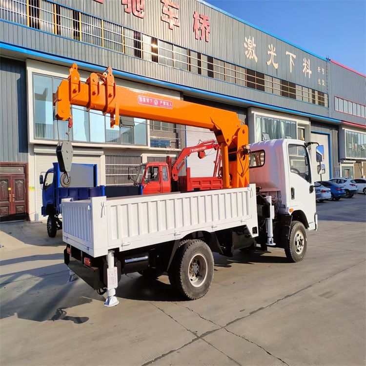 信义区三轮随车吊定制 农用改装机自备吊中瑞长期出售