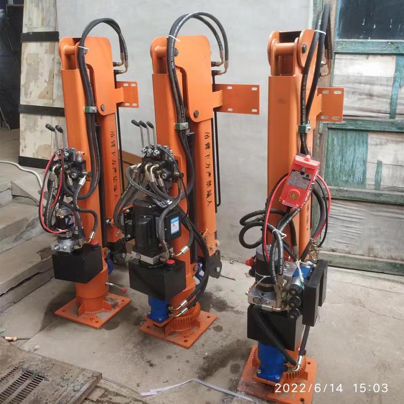 信义区重汽蓝牌随车吊 3.2吨 国六动力强 液压驱动 农用自卸起重机